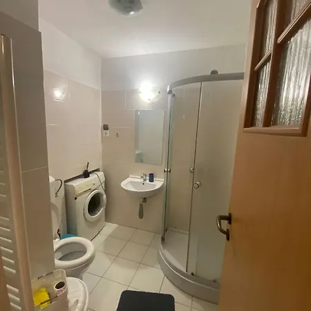 Avantajoasa -centru Apartment *
